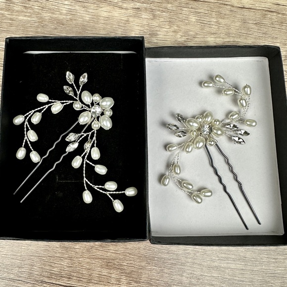 Women’s 2 decorative hair pins accent pieces special occasion, pearl and crystal - Picture 1 of 7
